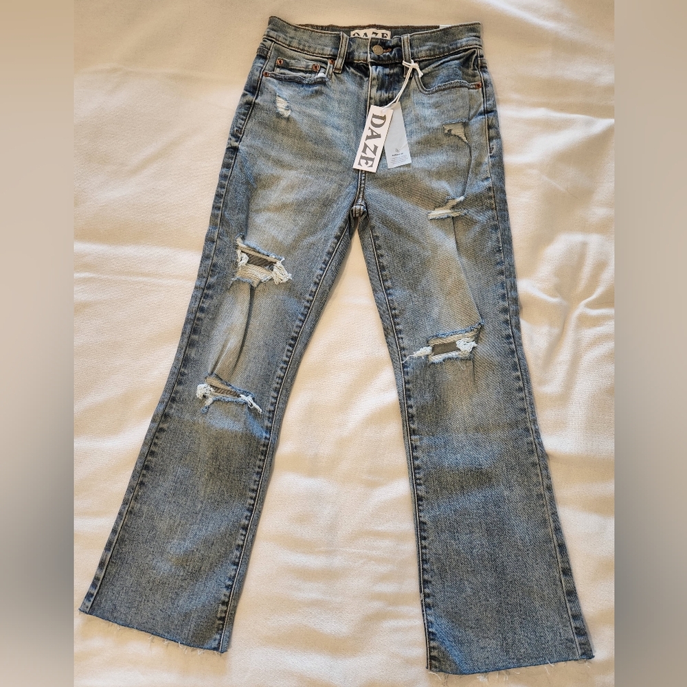 NEW DAZE shy girl high rise crop flare jeans Size 26 Distressed